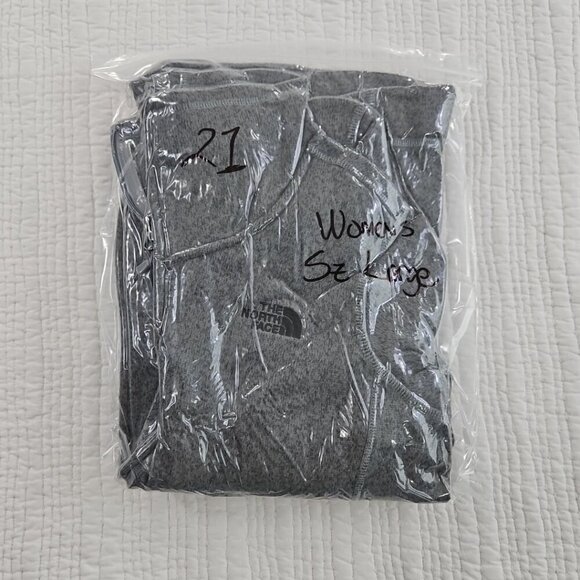 The North Face Full Zip Sweater Women's Size L Fleece Jacket NF0A3LH8 EUC Knit - Picture 15 of 15